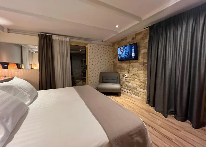 Reginas Apartments